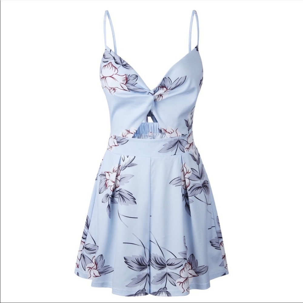 🆕Light Blue Floral Back Tie Romper - Picture 5 of 7
